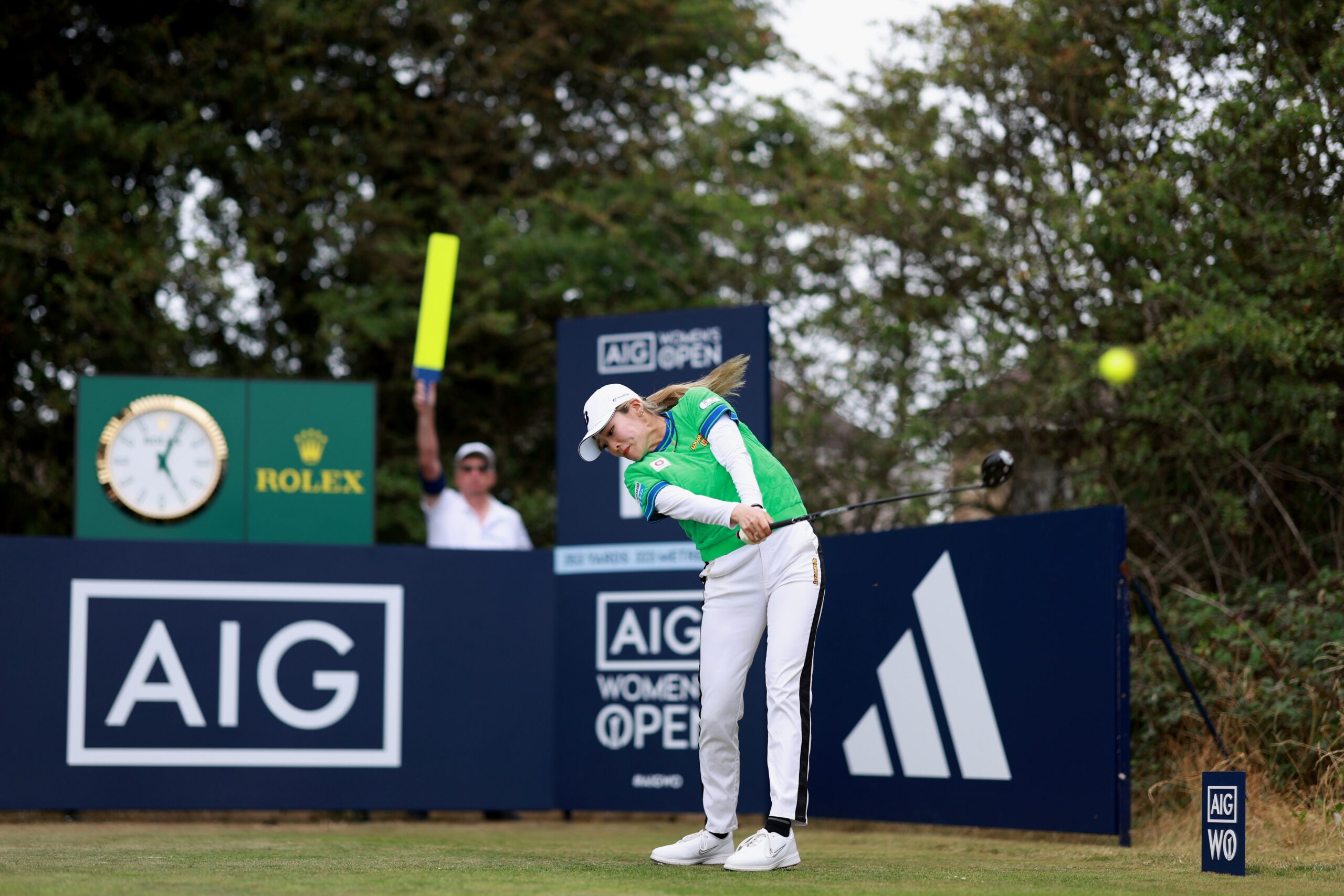 FIRST MAJOR WIN WITH A YELLOW GOLF BALL