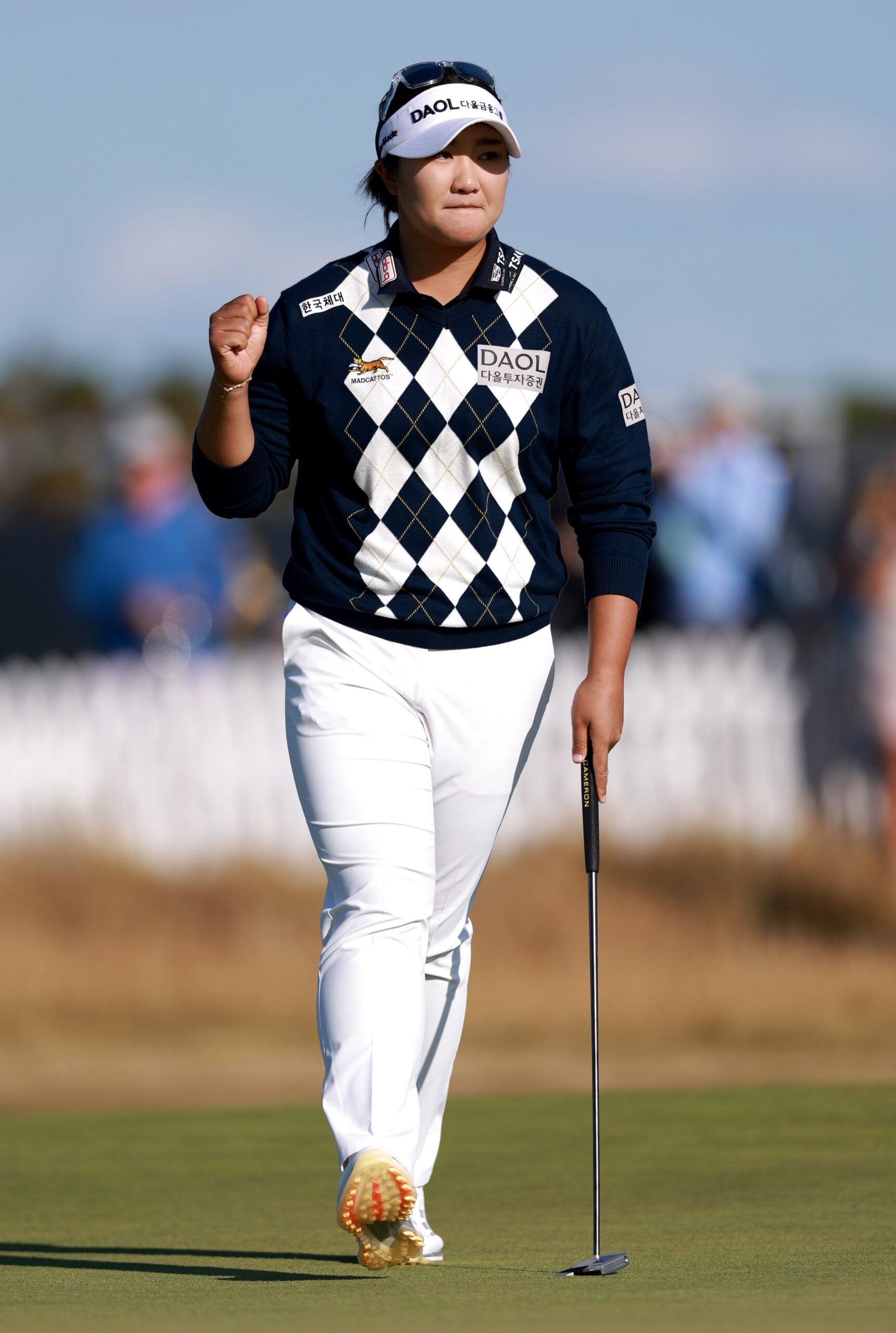 RYU LEADS AT HALFWAY STAGE OF AIG WOMEN’S OPEN