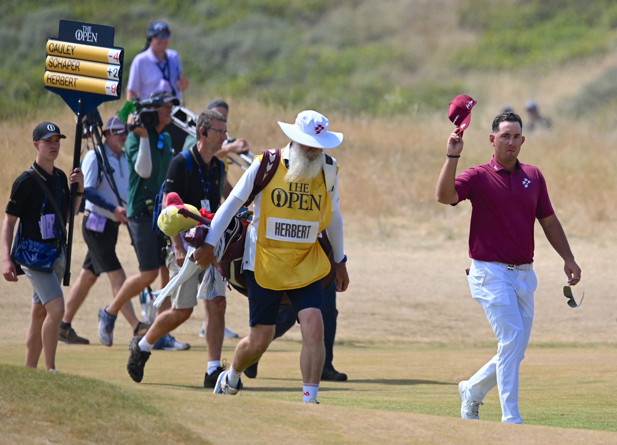 HERBERT LEADS THE OPEN
