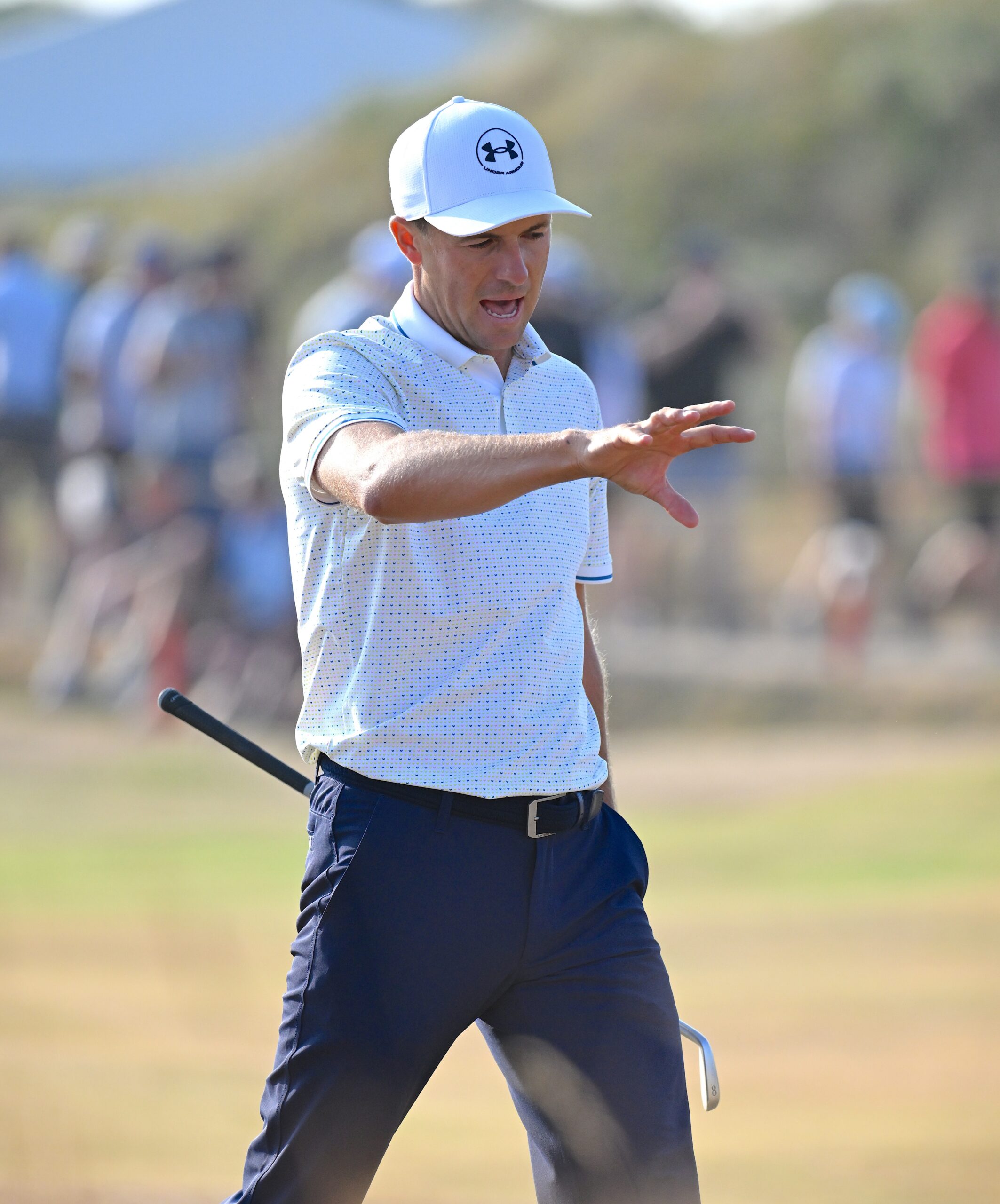 SPIETH “DUMBS IT DOWN” TO LEAD